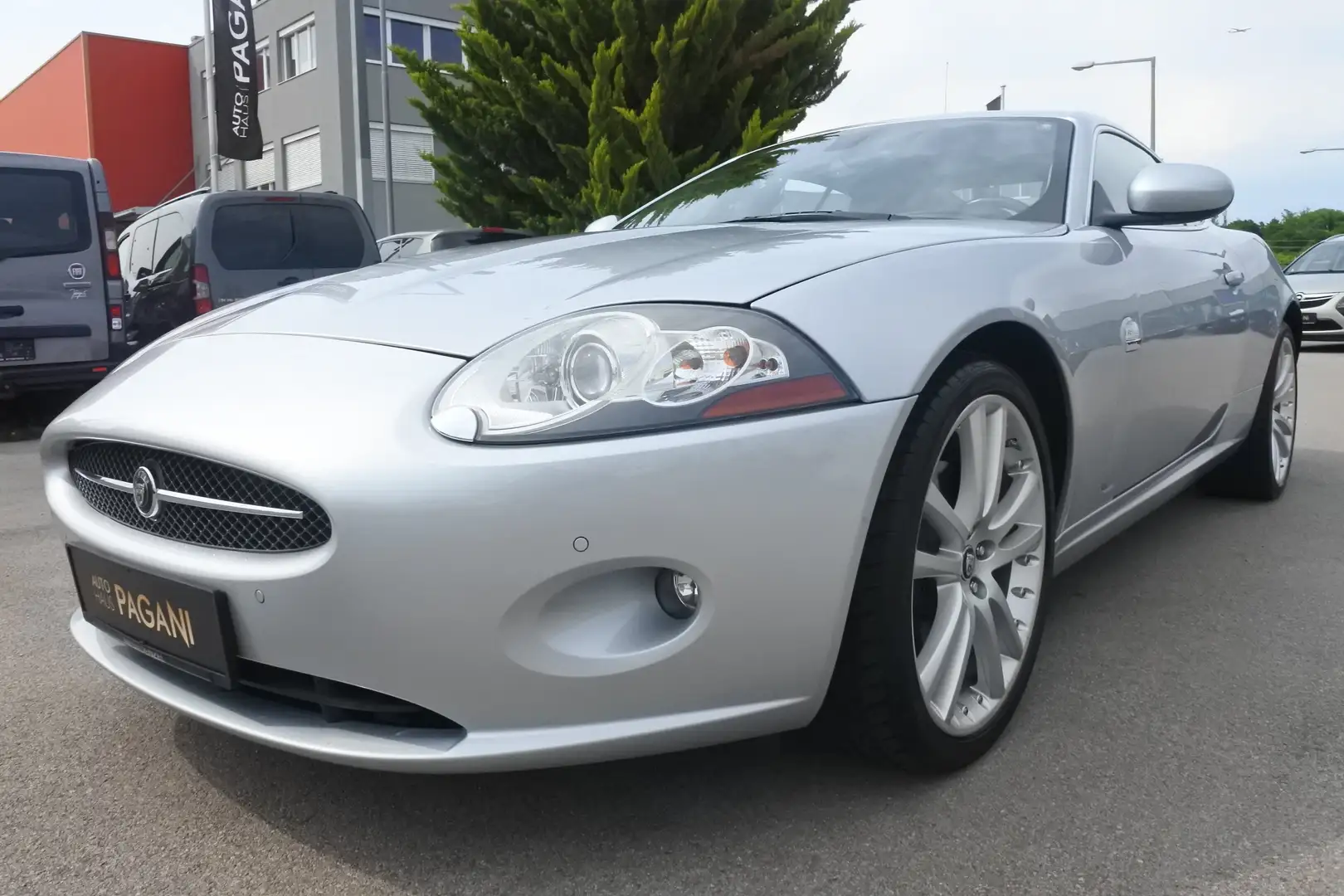 Jaguar XK8 XK8 Coupé/VOLLAUSSTATTUNG/JEDES SERVICE Argent - 2