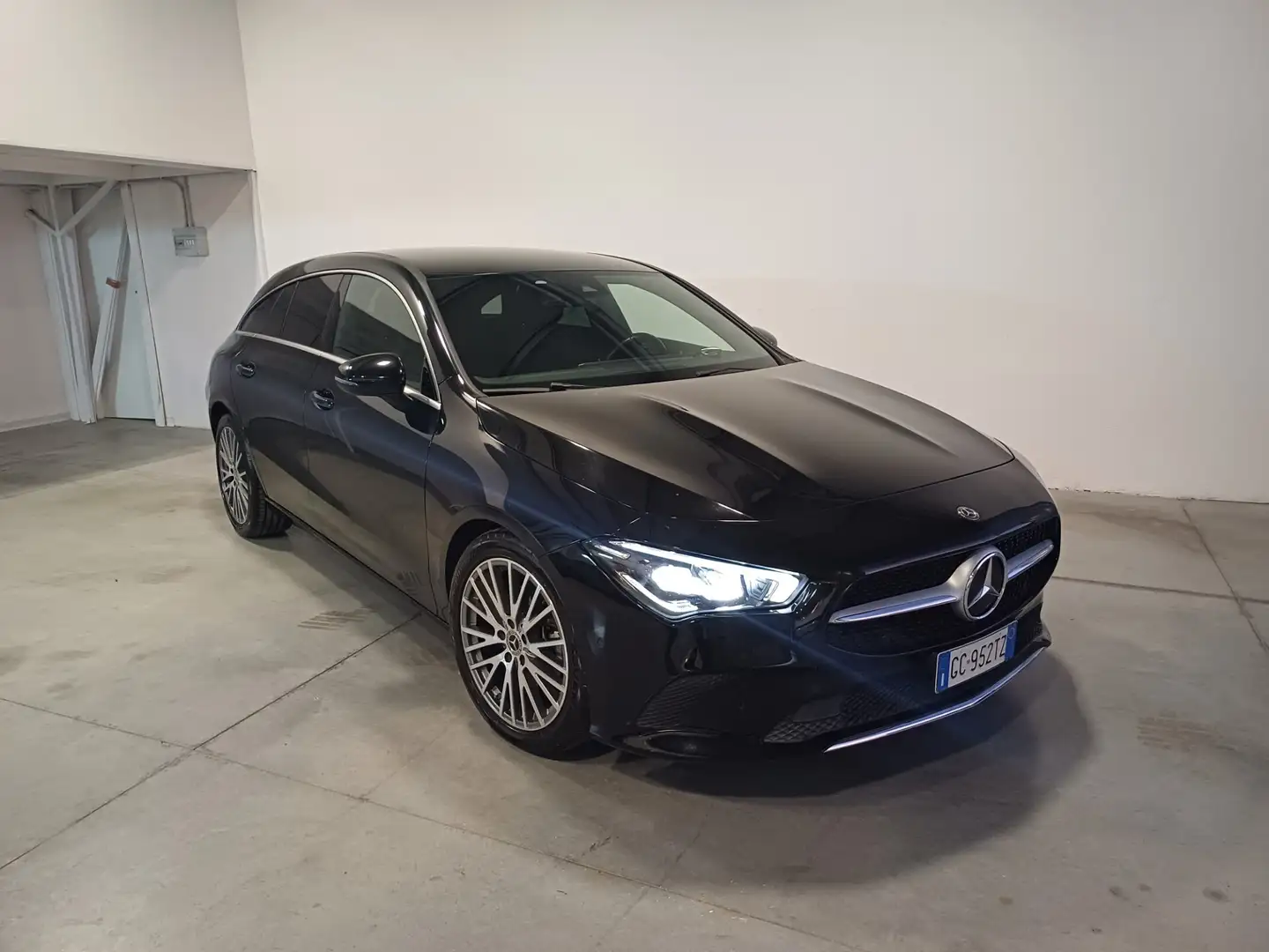 Mercedes-Benz CLA 200 CLA 200 d Automatic Shooting Brake Sport Noir - 1