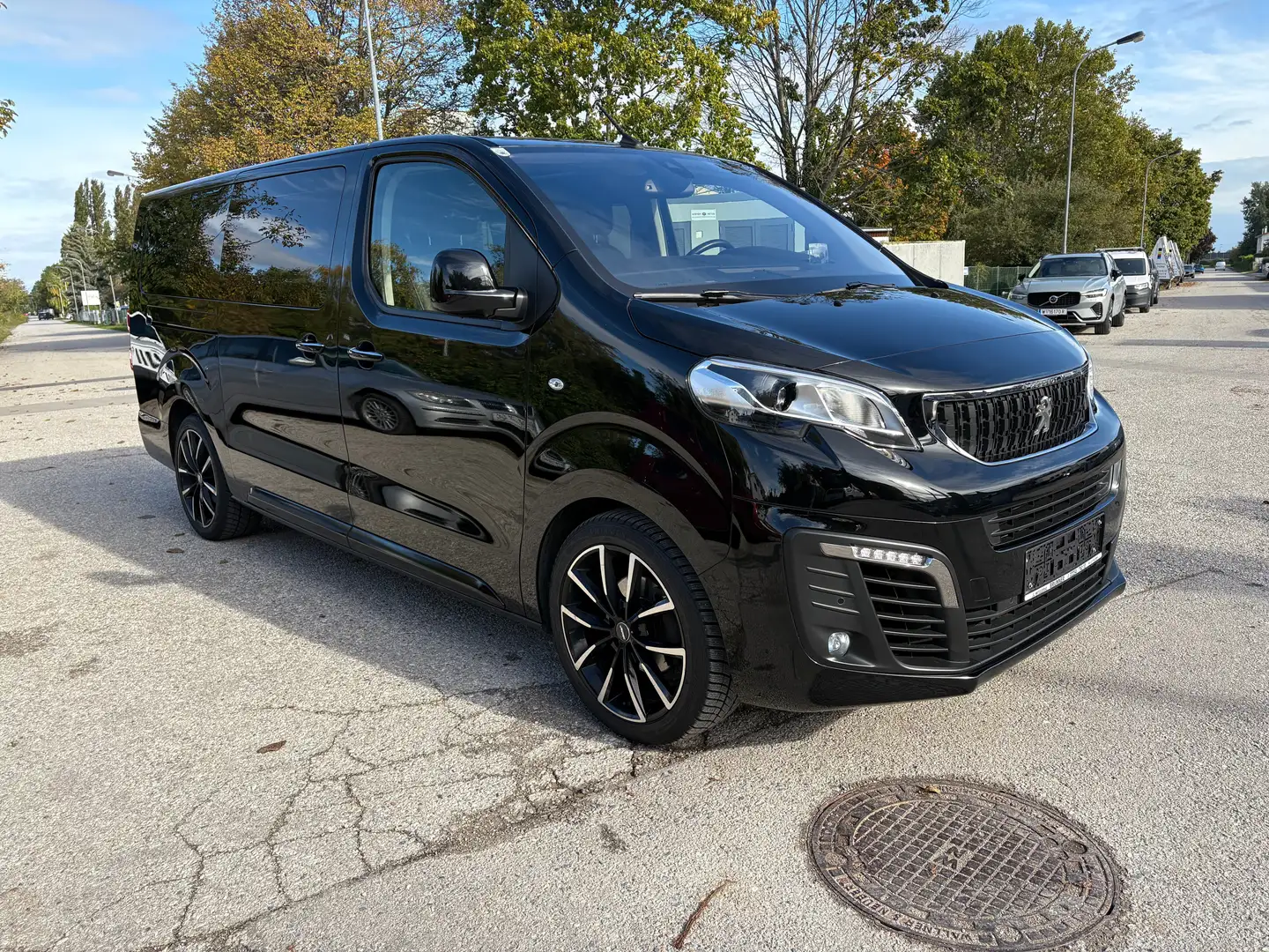 Peugeot Traveller Business VIP L3 BlueHDI 180 S&S EAT8 Чёрный - 1