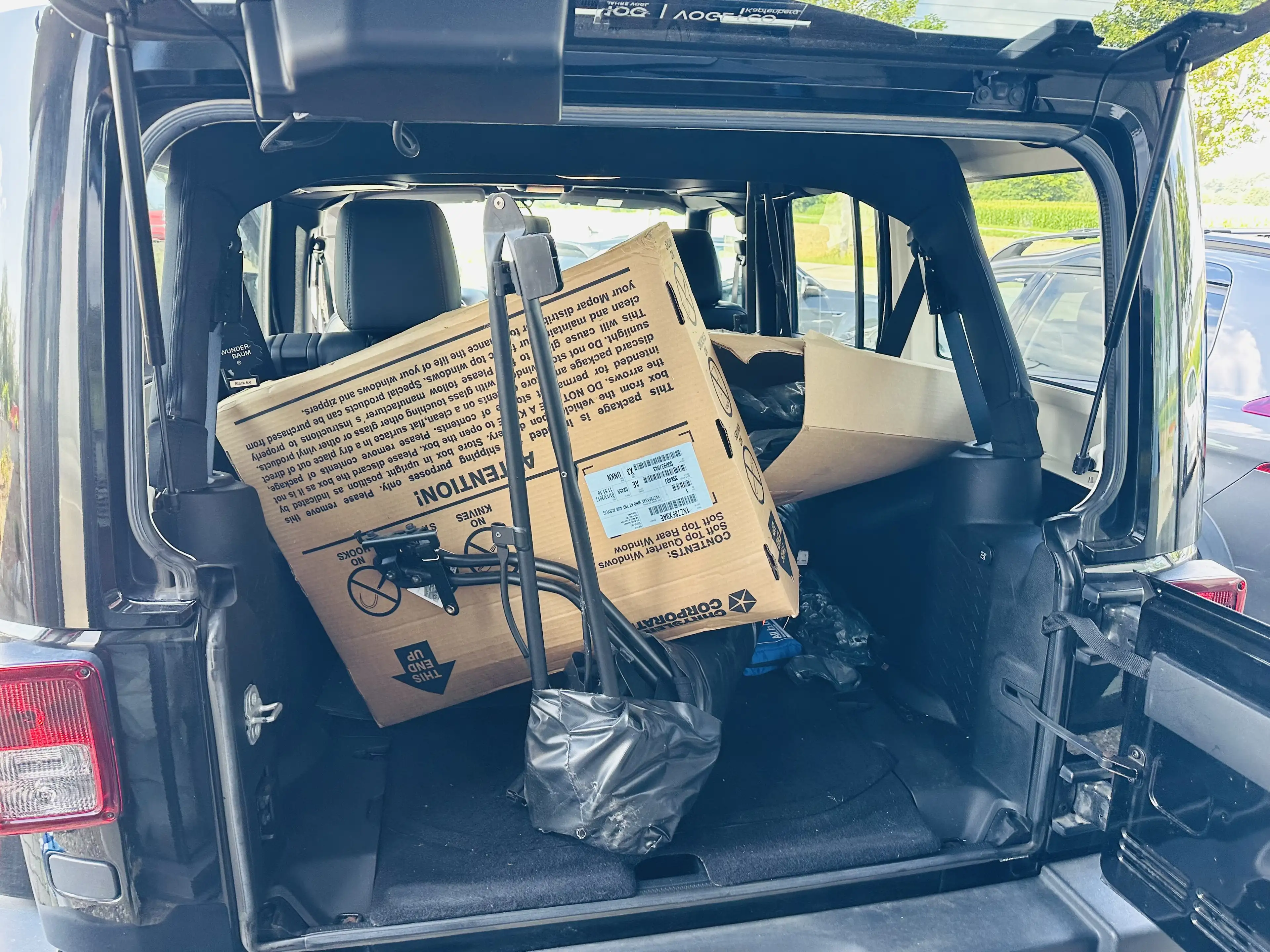Jeep Wrangler Sahara Sondermodell Unlimited — photo 19