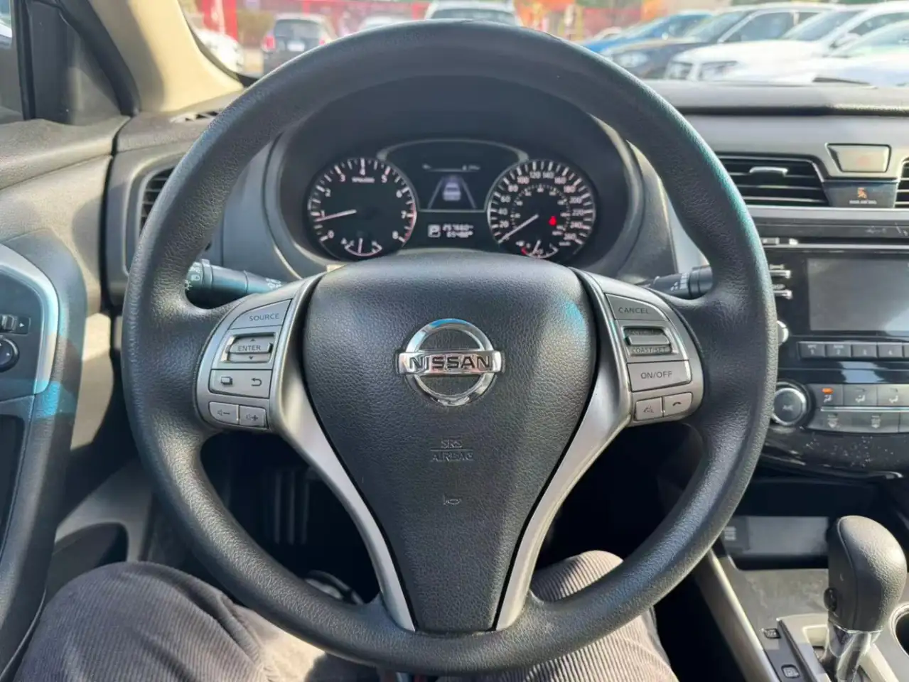 Nissan Altima fotografie Nissan Altima
