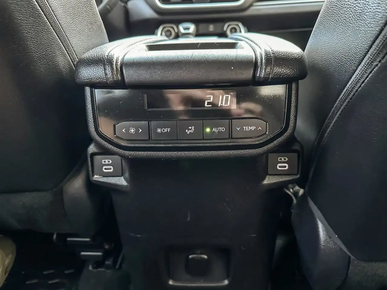 Toyota Grand Highlander снимка Toyota Grand Highlander
