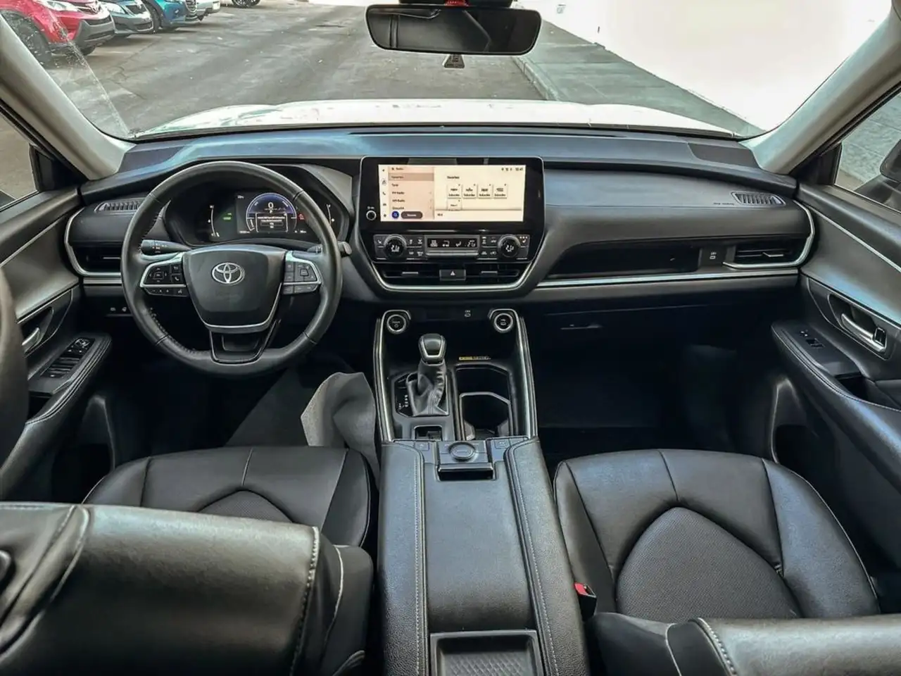 Toyota Grand Highlander снимка Toyota Grand Highlander