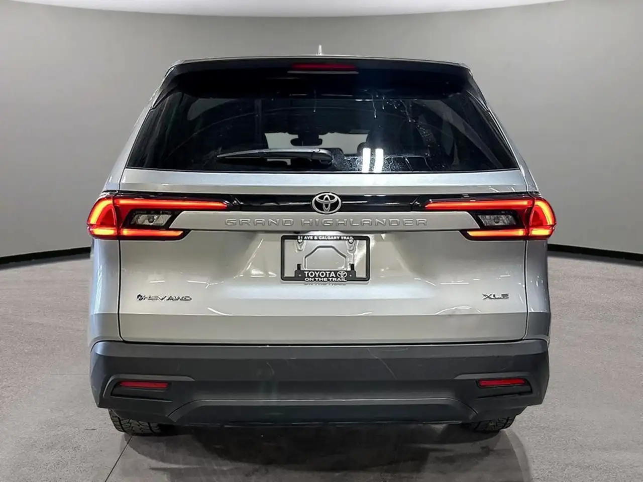 Toyota Grand Highlander снимка Toyota Grand Highlander