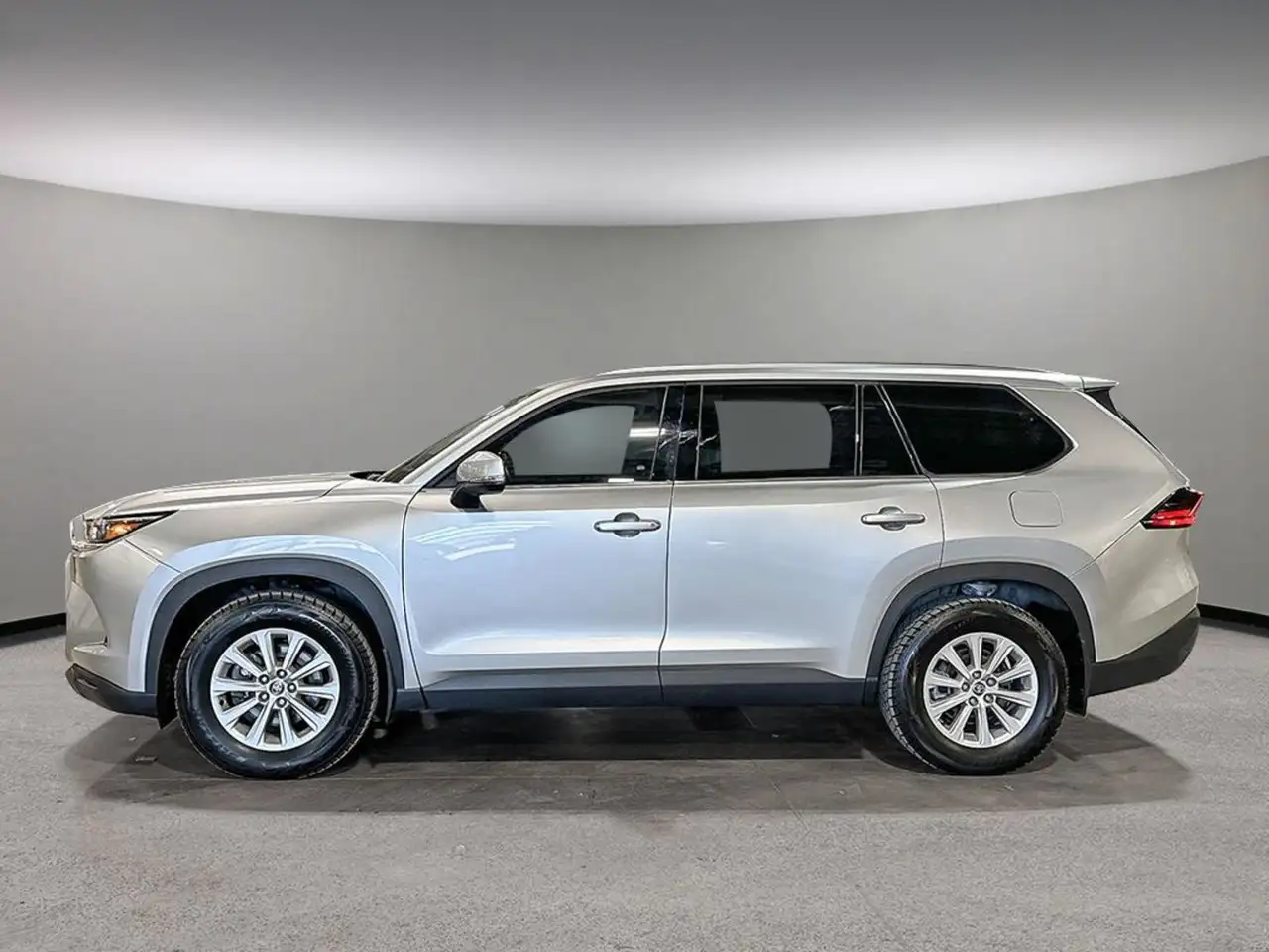 Toyota Grand Highlander снимка Toyota Grand Highlander