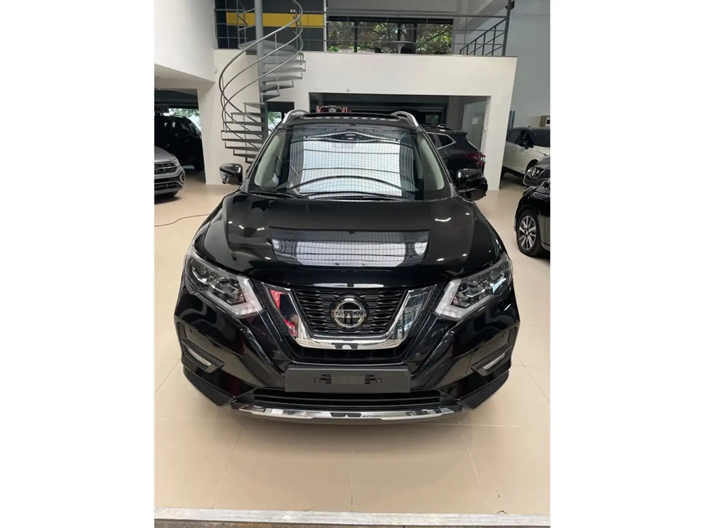 Nissan X-Trail Zwart - 1