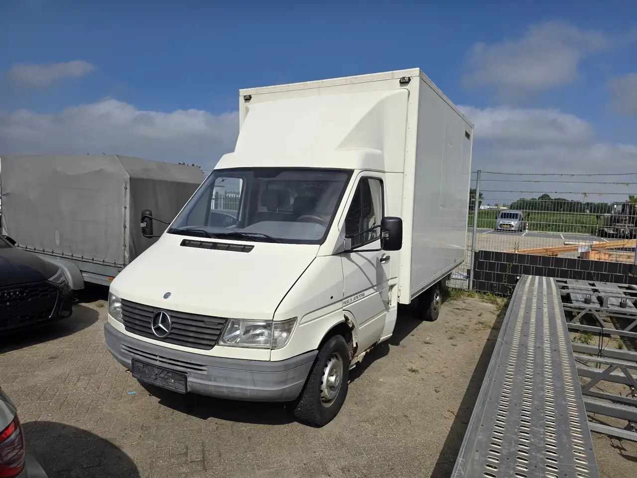 Mercedes-Benz 308, foto 2