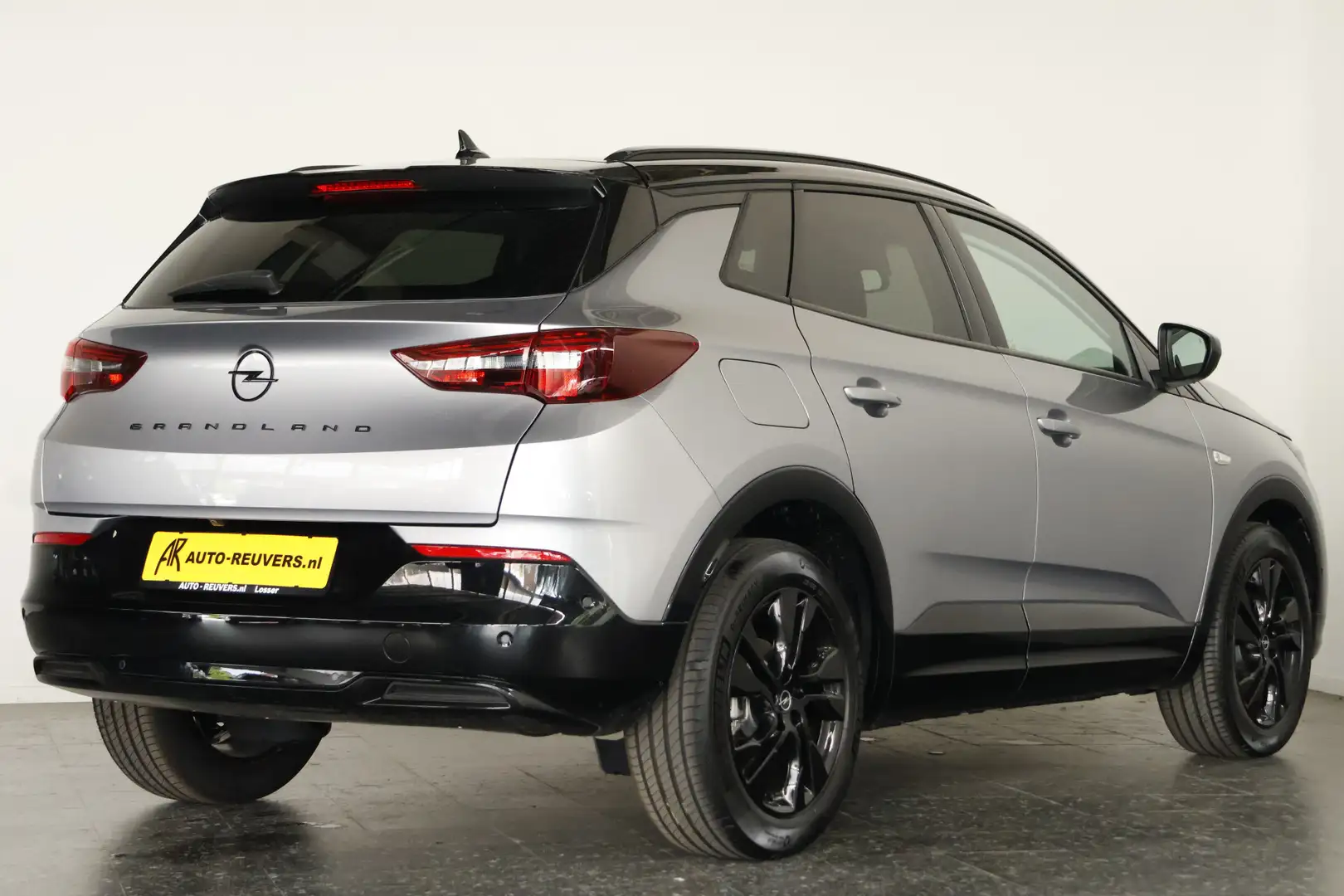 Opel Grandland 1.2 Turbo GS / LED / Navi / CarPlay / DAB Zilver - 2