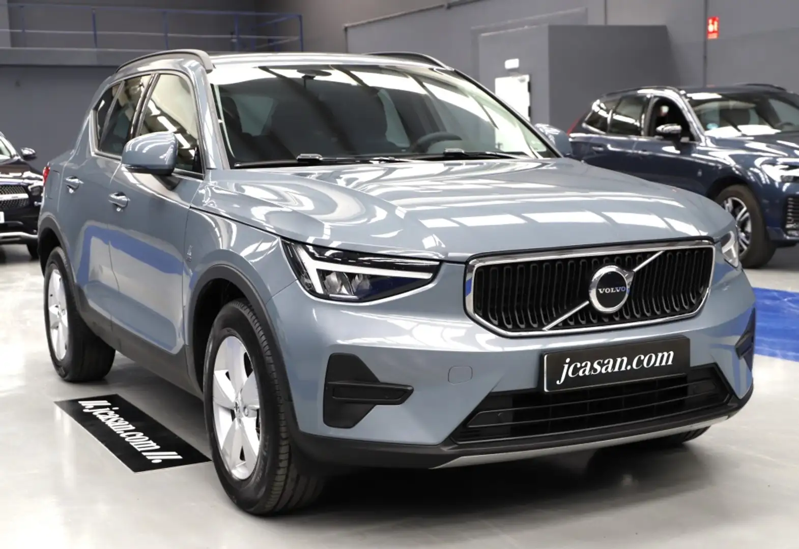 Volvo XC40 T2 Essential Grijs - 2