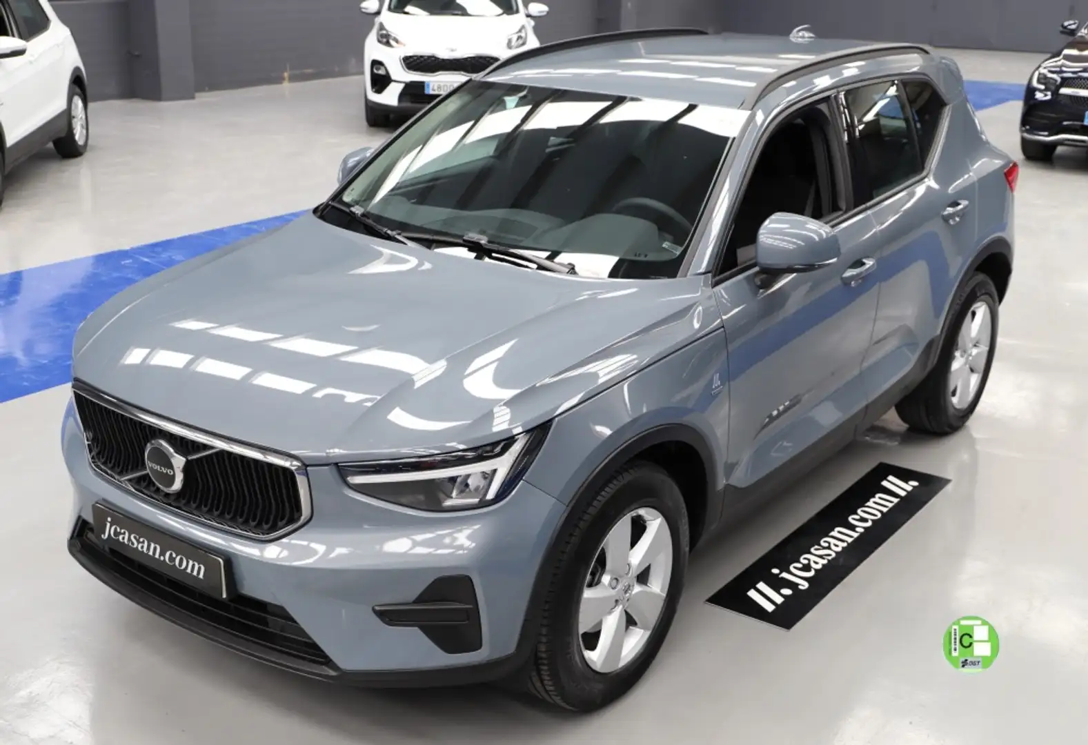 Volvo XC40 T2 Essential Grijs - 1