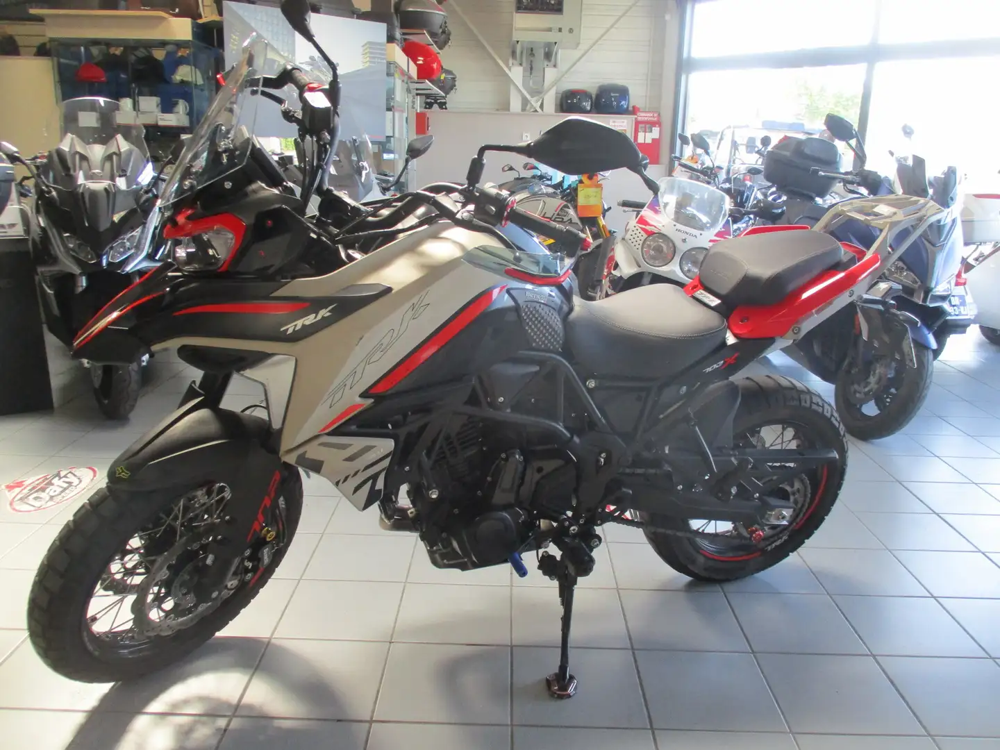 Benelli TRK 702 Beige - 2