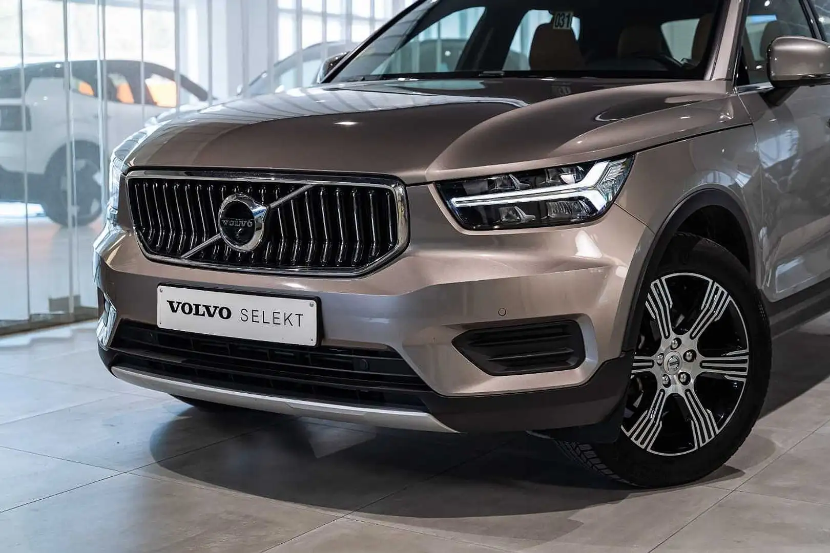 Volvo XC40 Inscription D3 Geartronic Grijs - 2