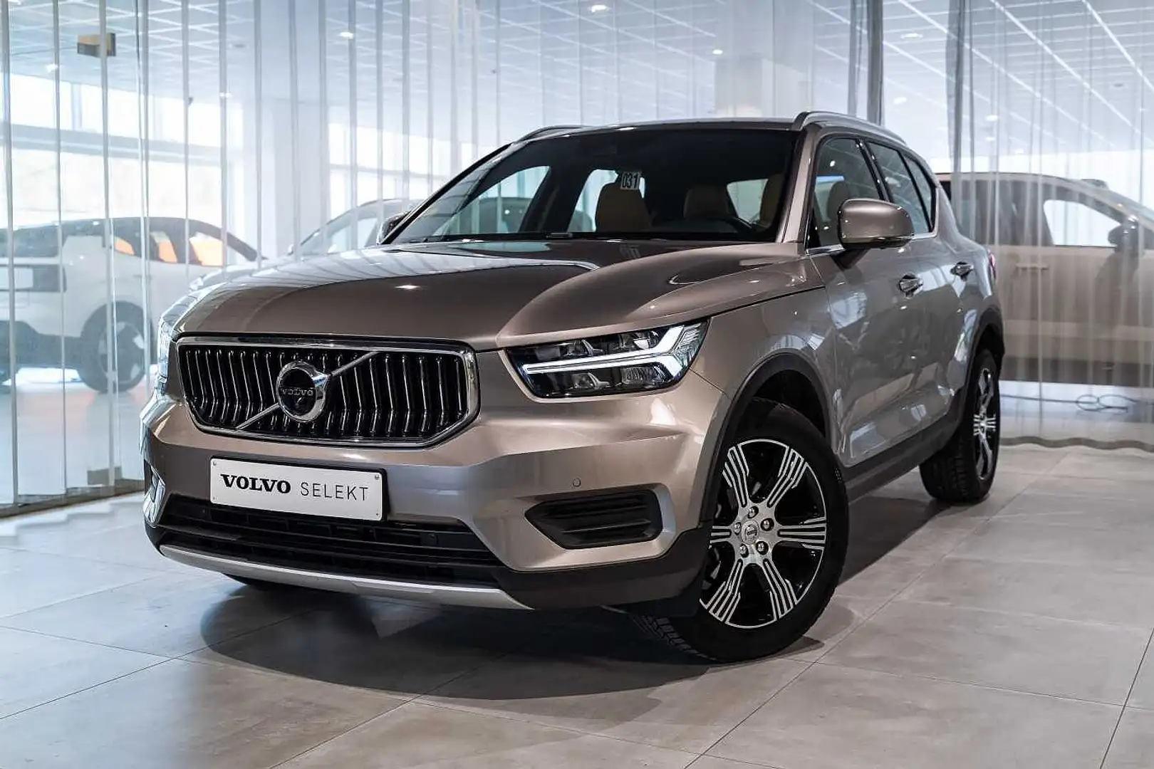 Volvo XC40 Inscription D3 Geartronic Grijs - 1