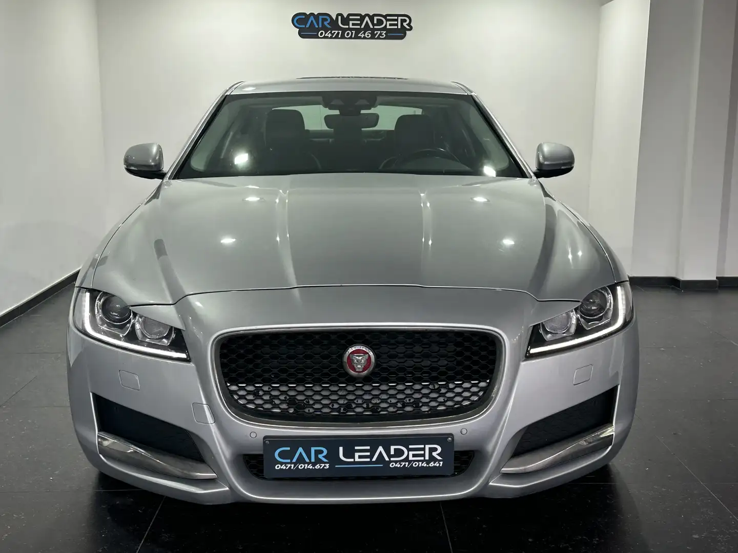 Jaguar XF XF 2.0 D E-Performance Prestige Argent - 2