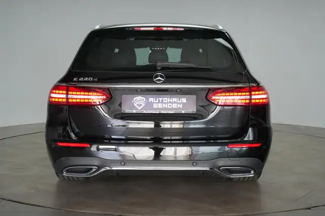Mercedes-Benz E-Class view 5