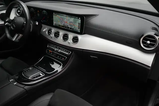 Mercedes-Benz E-Class view 8