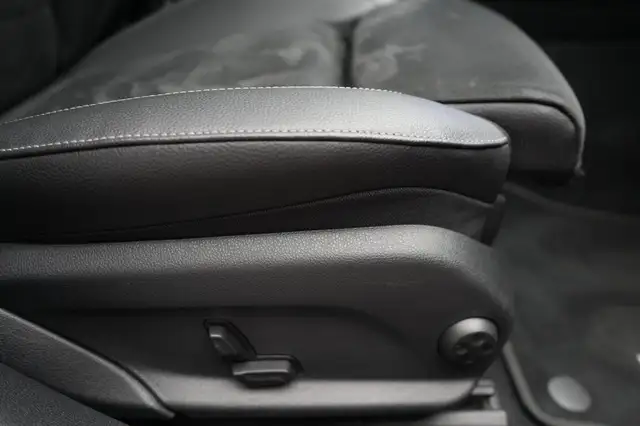 Mercedes-Benz E-Class view 11