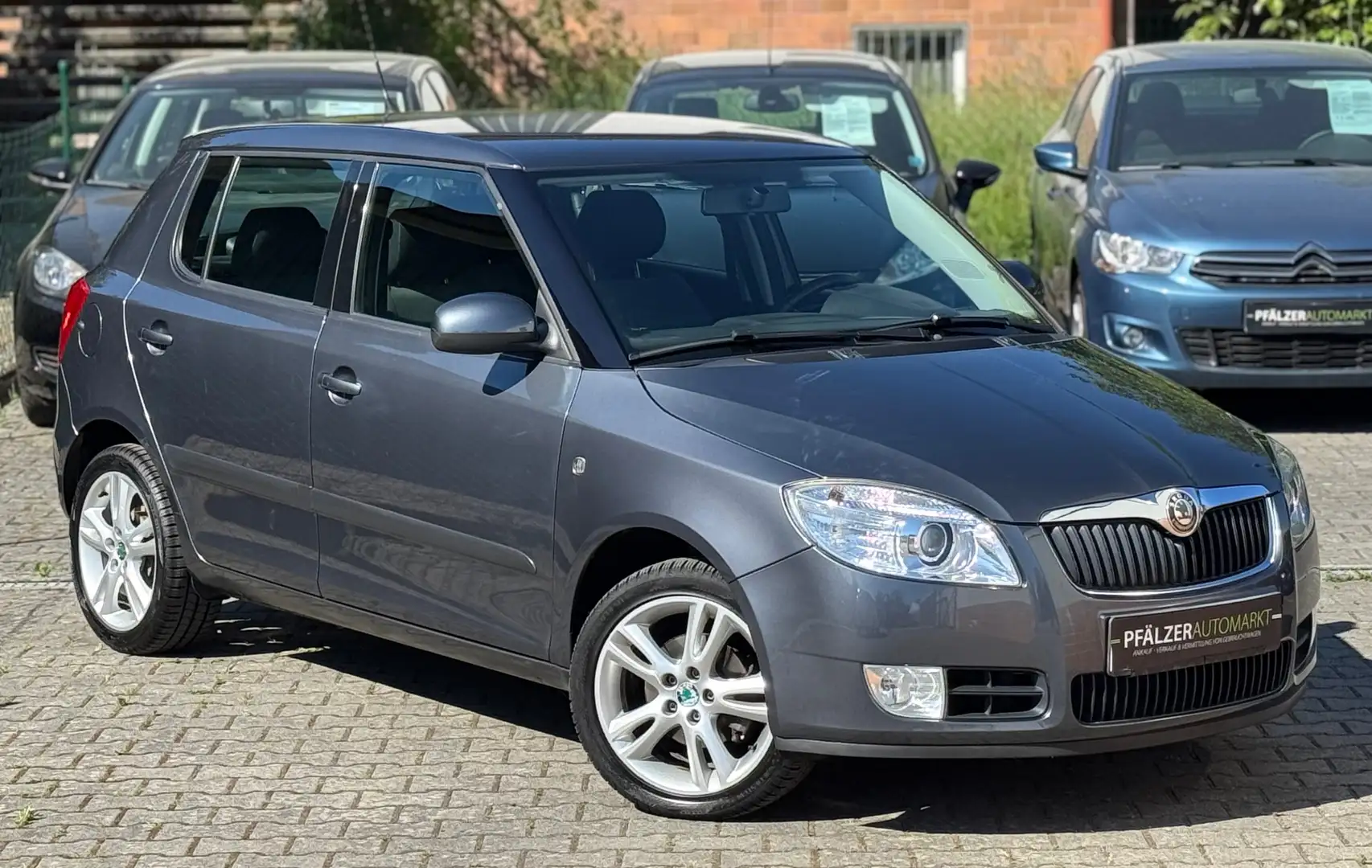 Skoda Fabia Sport 92.000km Klimaanlage Einparkhilfe Sportsitze Grau - 1