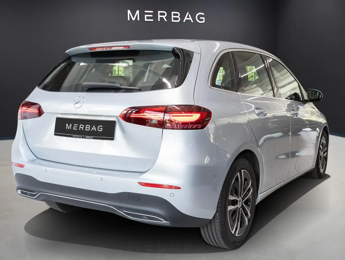 Mercedes-Benz B 200 ACC LED Navi SHZ Winterp. Fernlichtass. LM Silber - 2