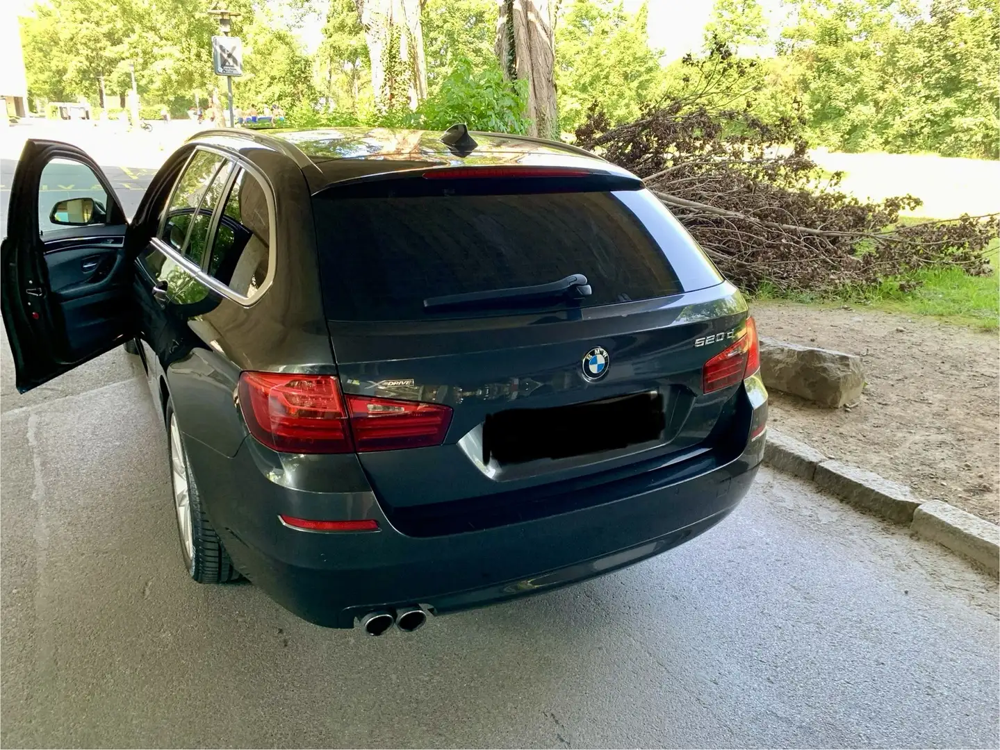 BMW 520 520d xDrive Touring Aut. Luxury Line - 2