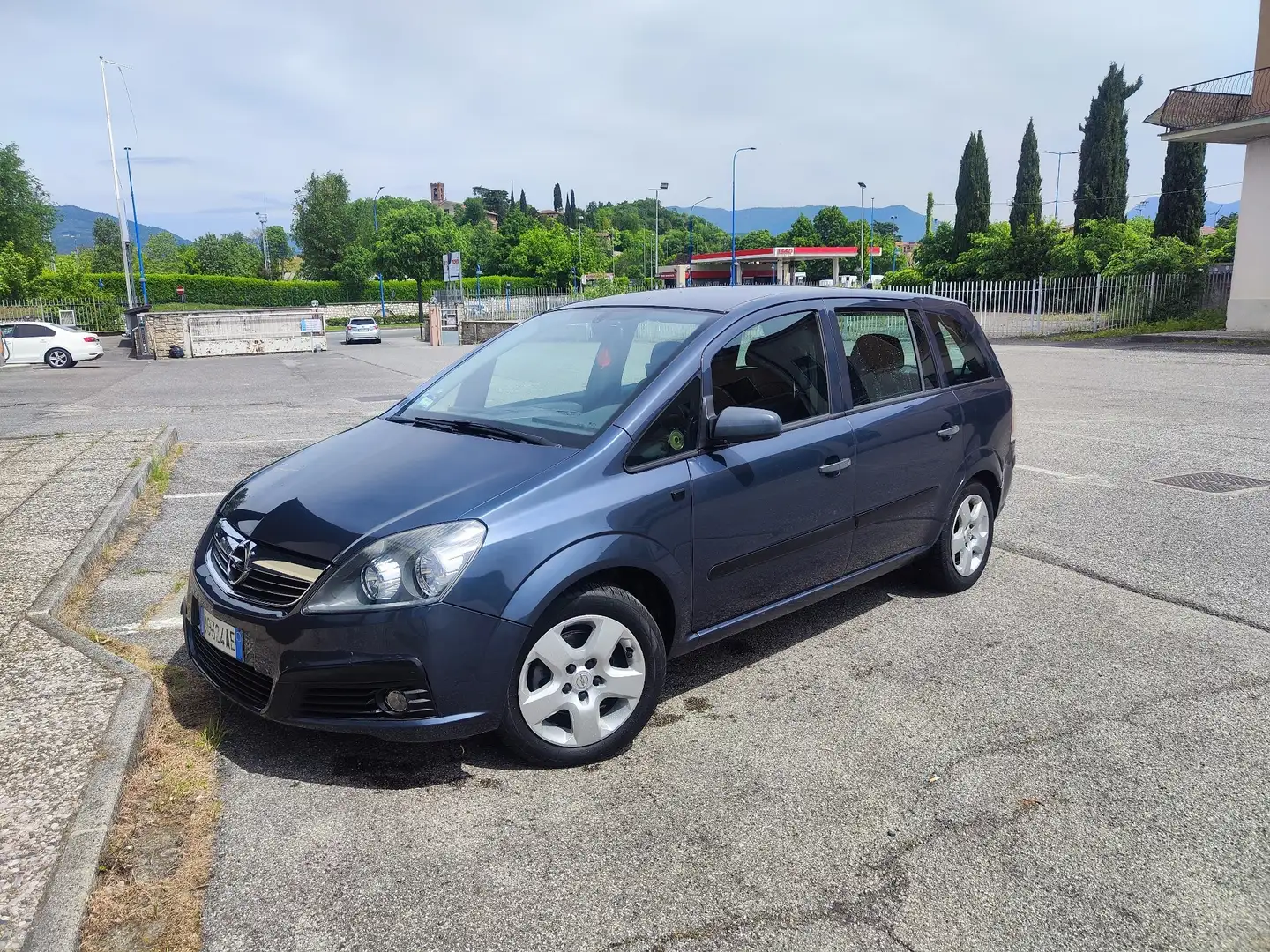 Opel Zafira 1.6 Bleu - 1