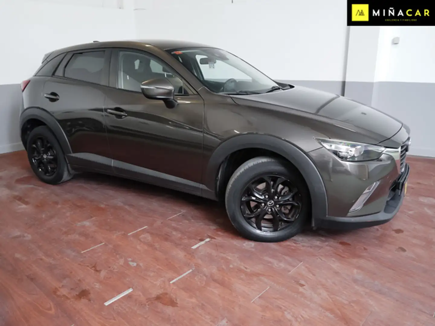 Mazda CX-3 2.0 Luxury 2WD 120 Gris - 2