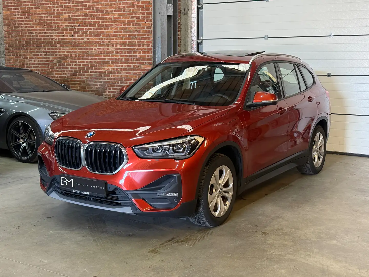 BMW X1 xDrive25e Automaat Hybride Pano Navi Leder LED Orange - 1
