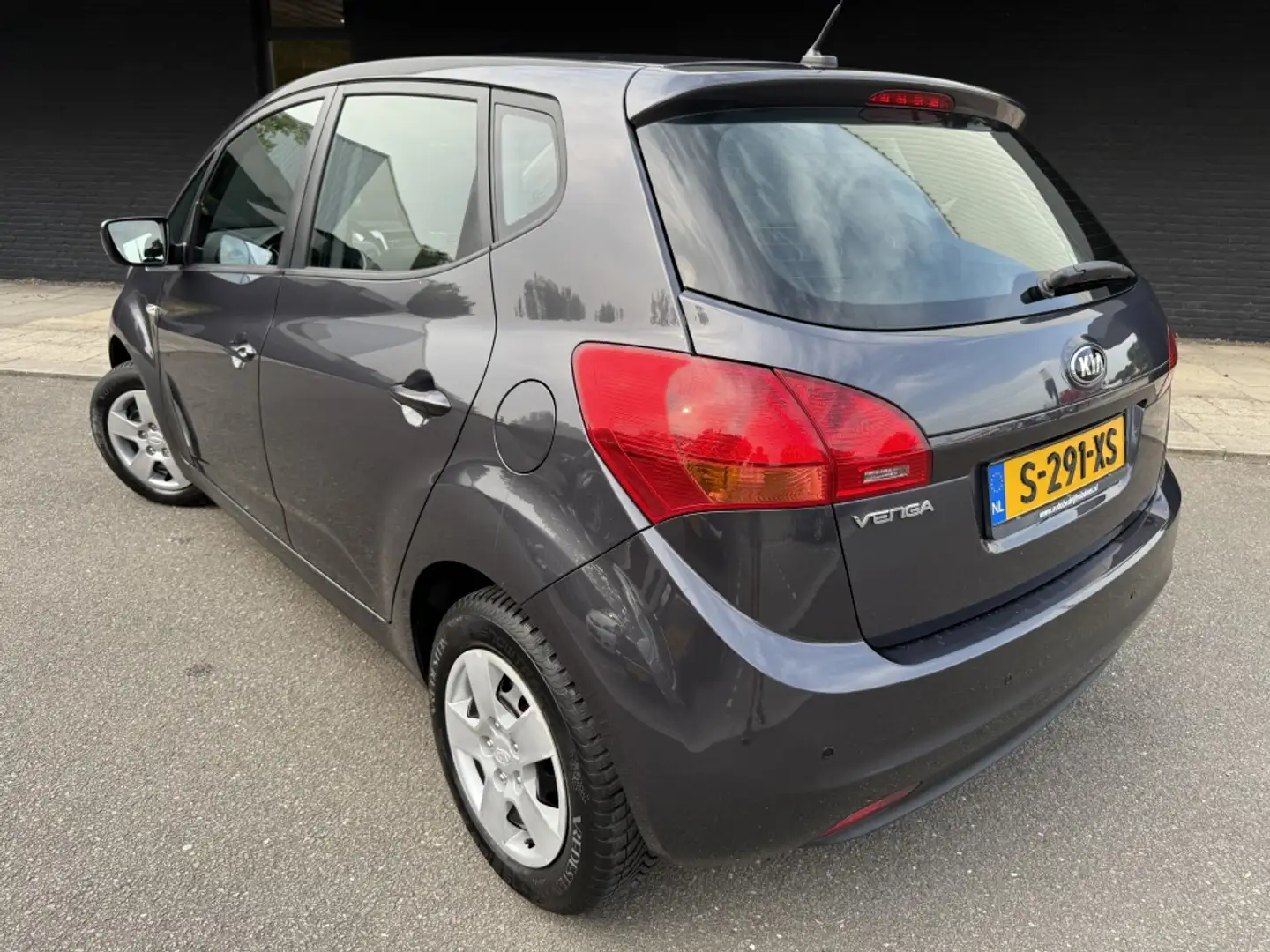 Kia Venga 1.4 CVVT Plus Pack Grigio - 2