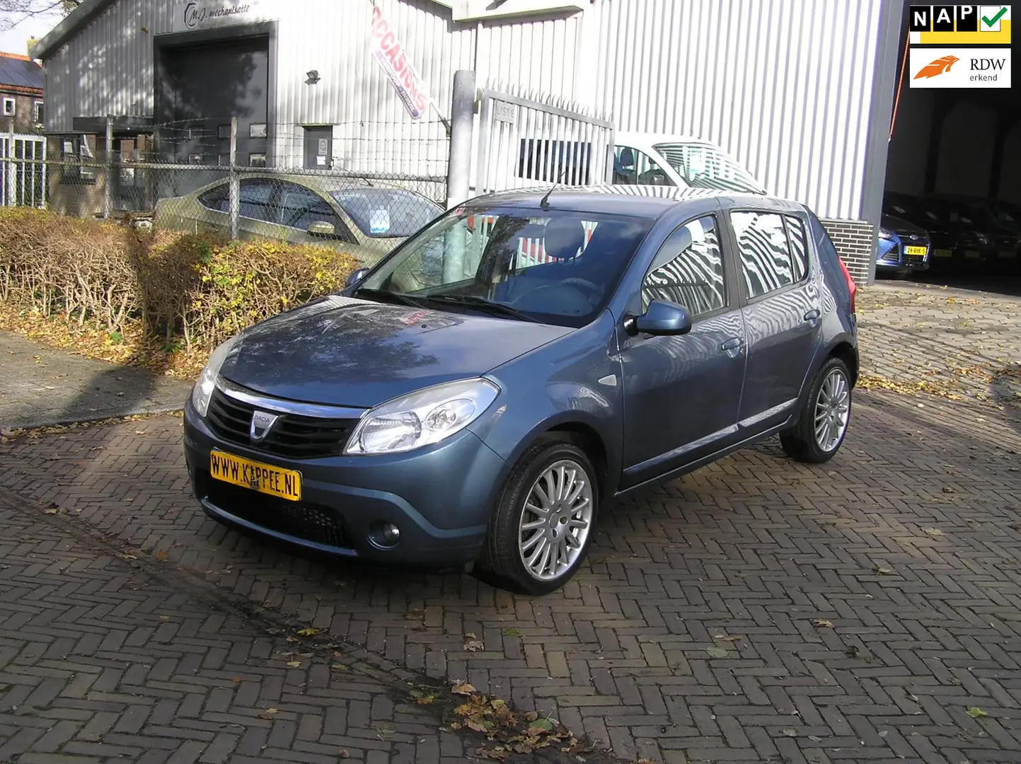 Dacia Sandero 1.6 Lauréate nap pas nieuwe apk Blau - 1