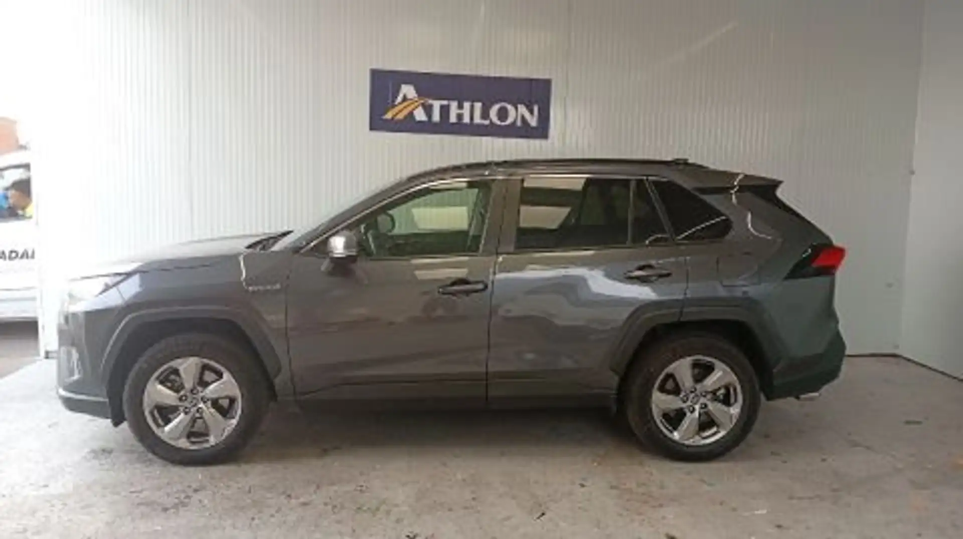 Toyota RAV 4 2.5 hybrid 2WD Advance Grau - 2