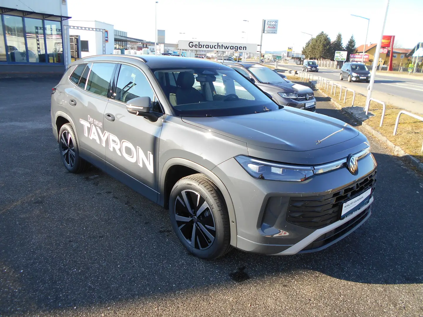 Volkswagen Tayron LIFE e Tsi Gris - 1