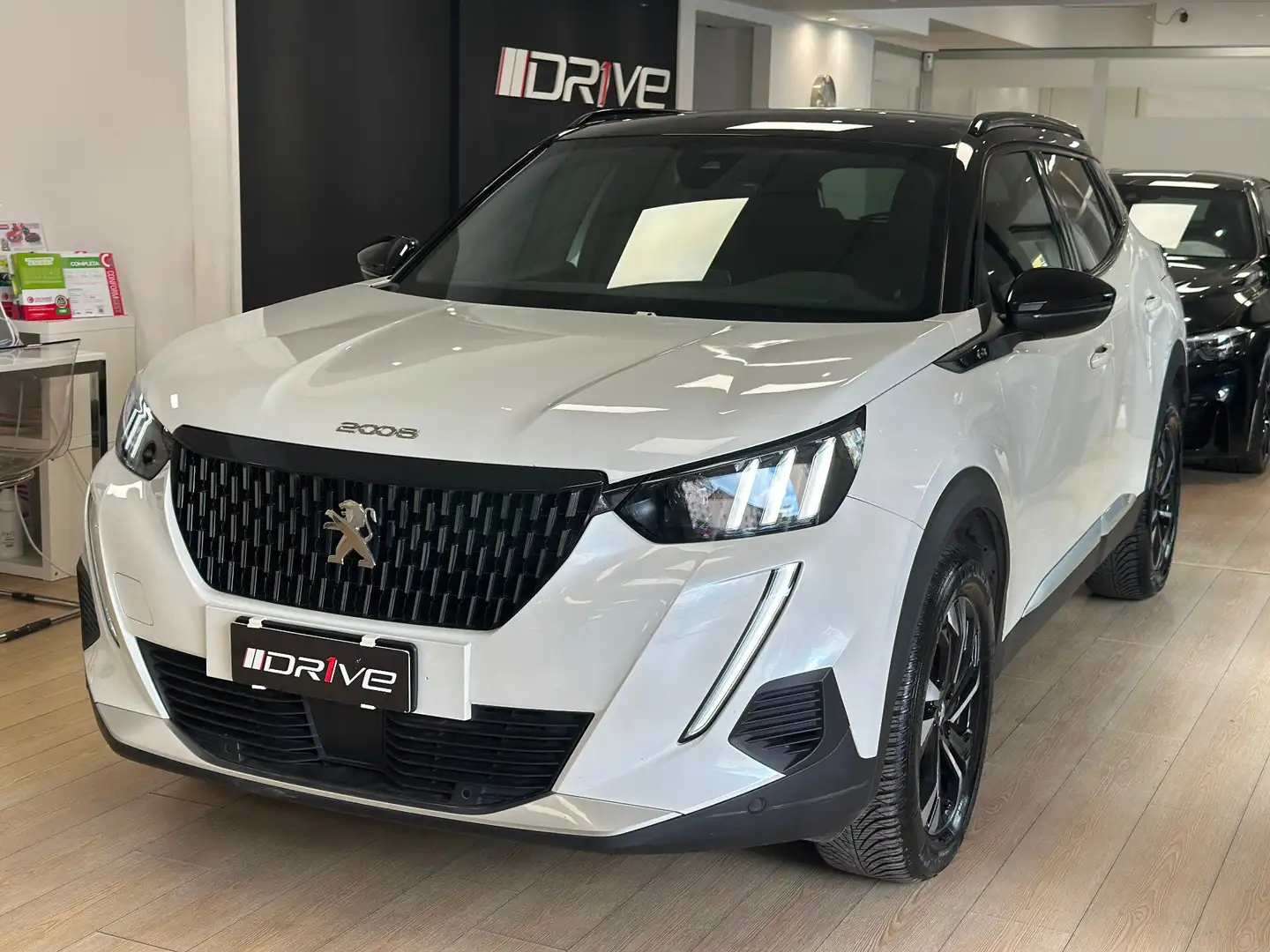 Peugeot 2008 2008 PureTech 130 S&S GT - 1