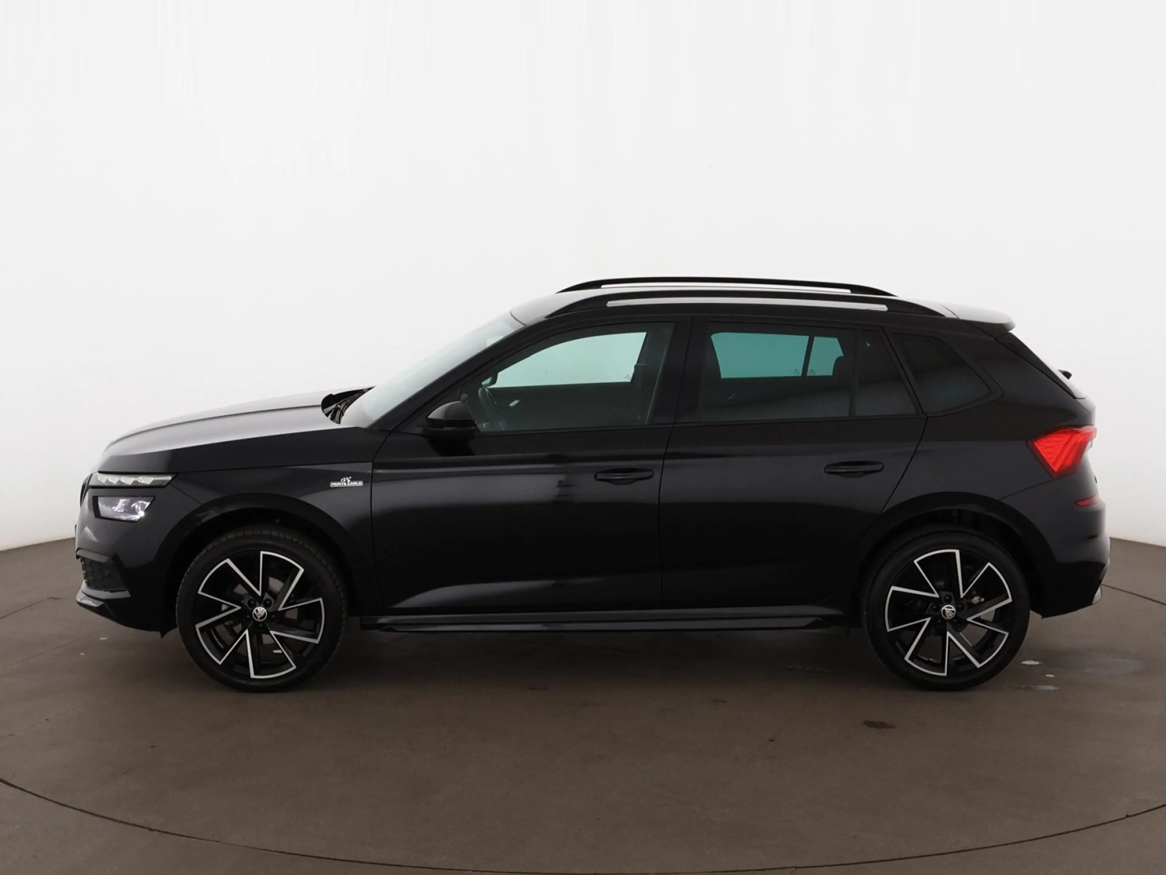 Skoda Kamiq 1.0 TSI Monte Carlo LED SKY AHK RADAR R-CAM — photo 6