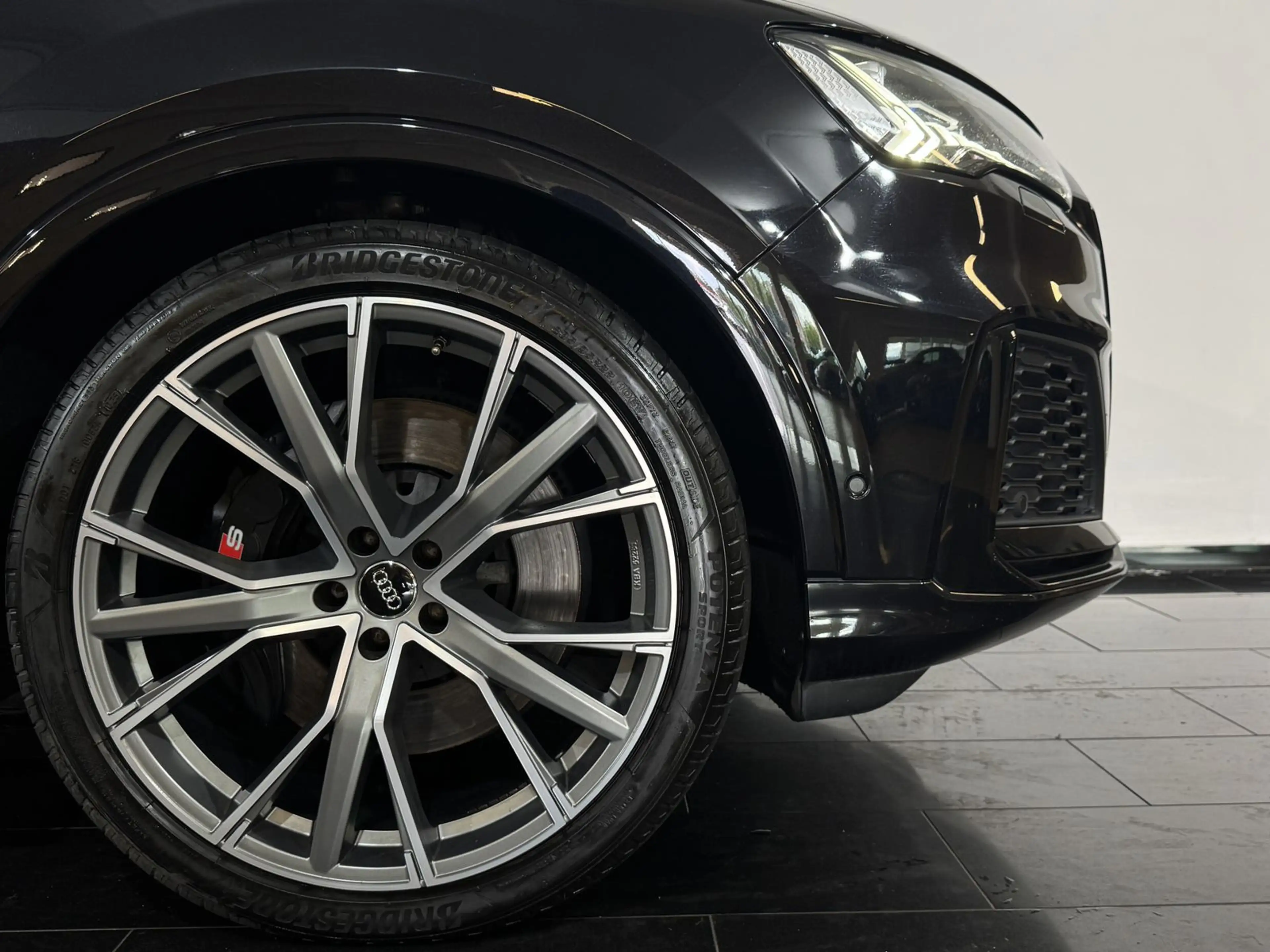 Audi SQ7 4.0 TDI quat.*Pano*Massage*Laser*360°*Carbon — photo 6