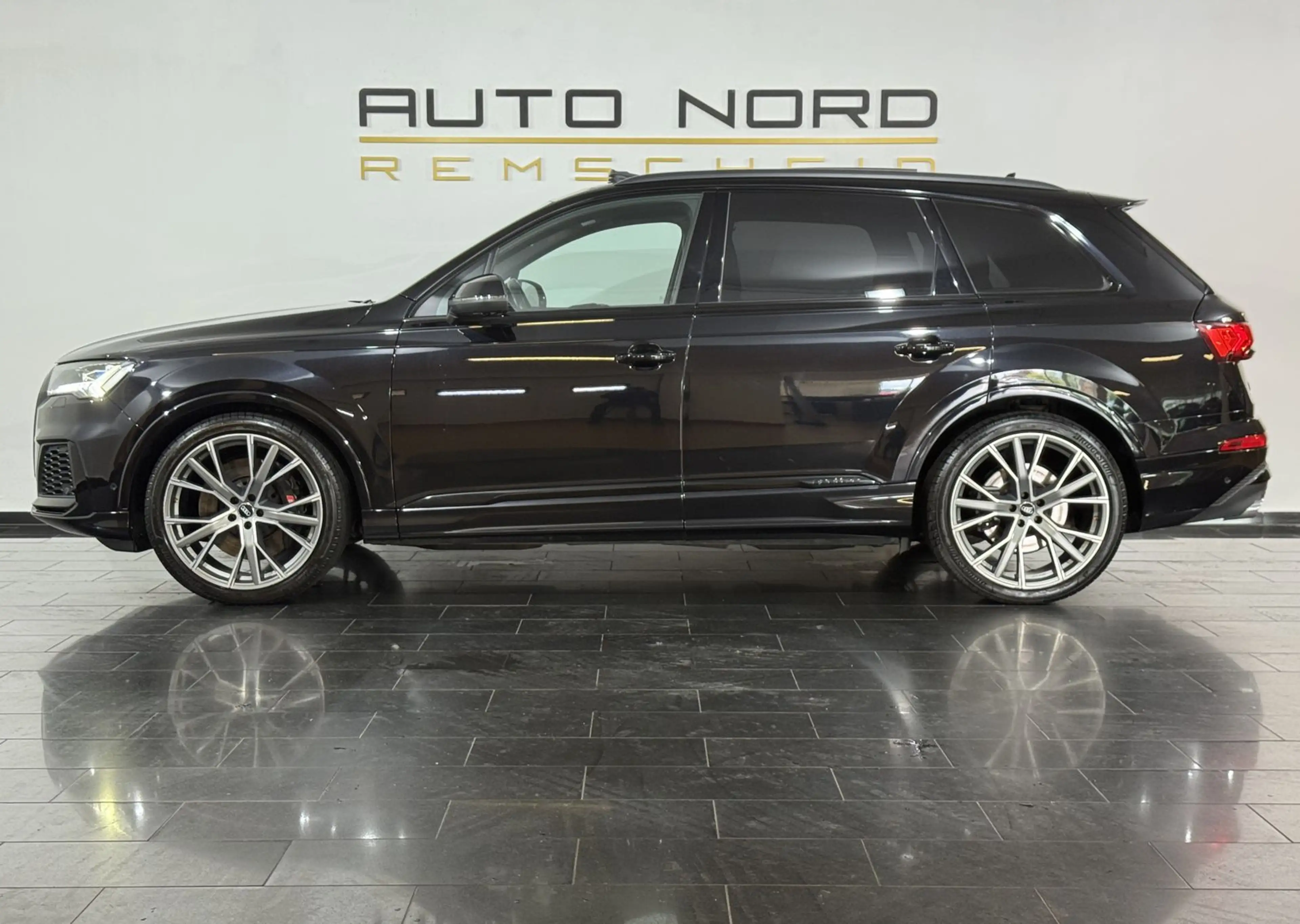 Audi SQ7 4.0 TDI quat.*Pano*Massage*Laser*360°*Carbon — photo 12