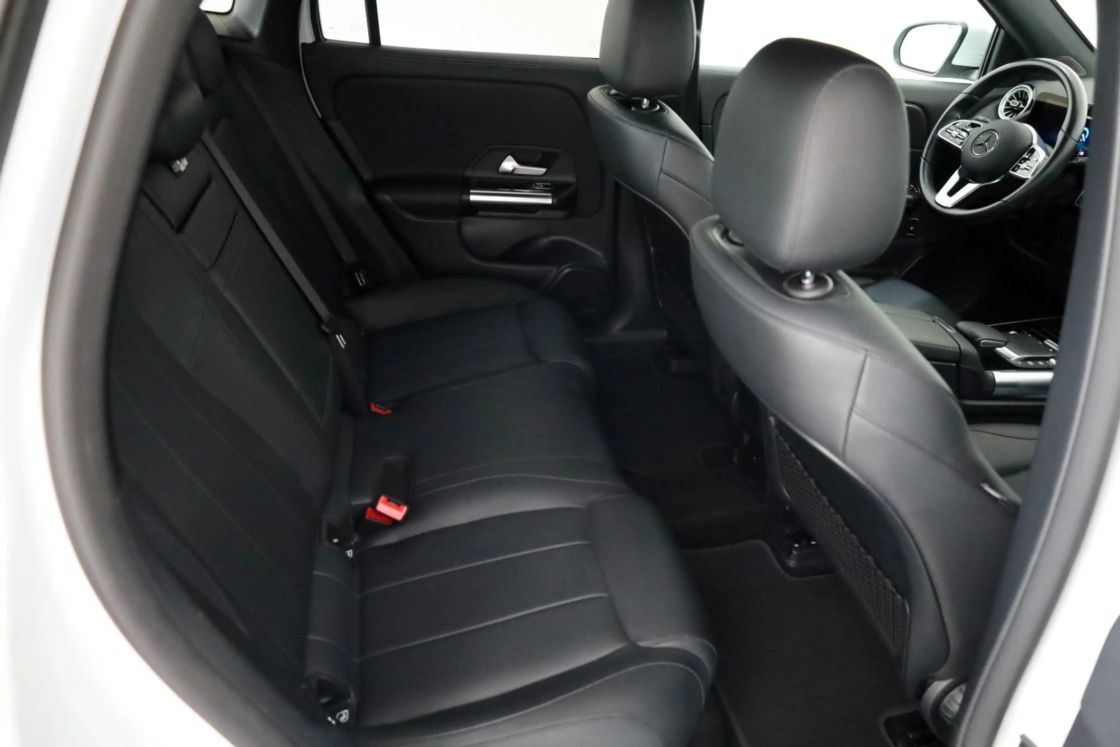Mercedes-Benz EQA 250 Progressive, Leder,Navi,LED,SH,Kamera — photo 6