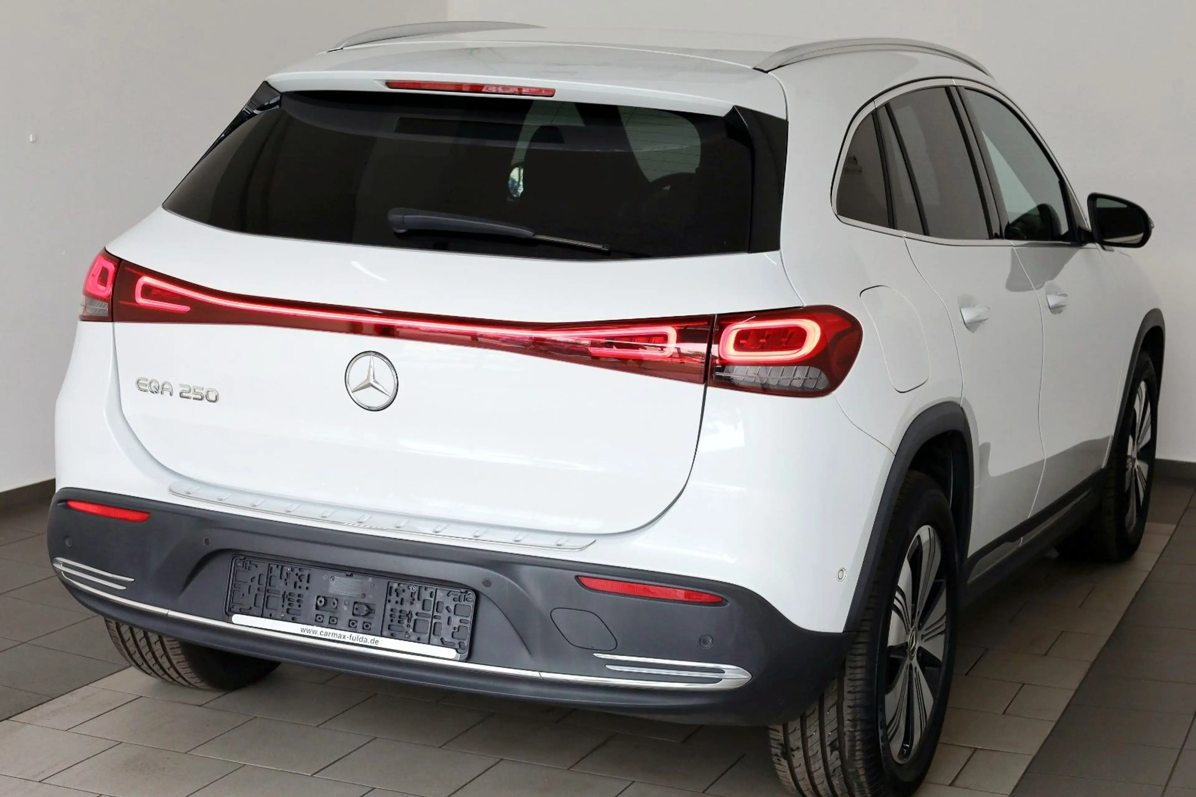 Mercedes-Benz EQA 250 Progressive, Leder,Navi,LED,SH,Kamera — photo 2