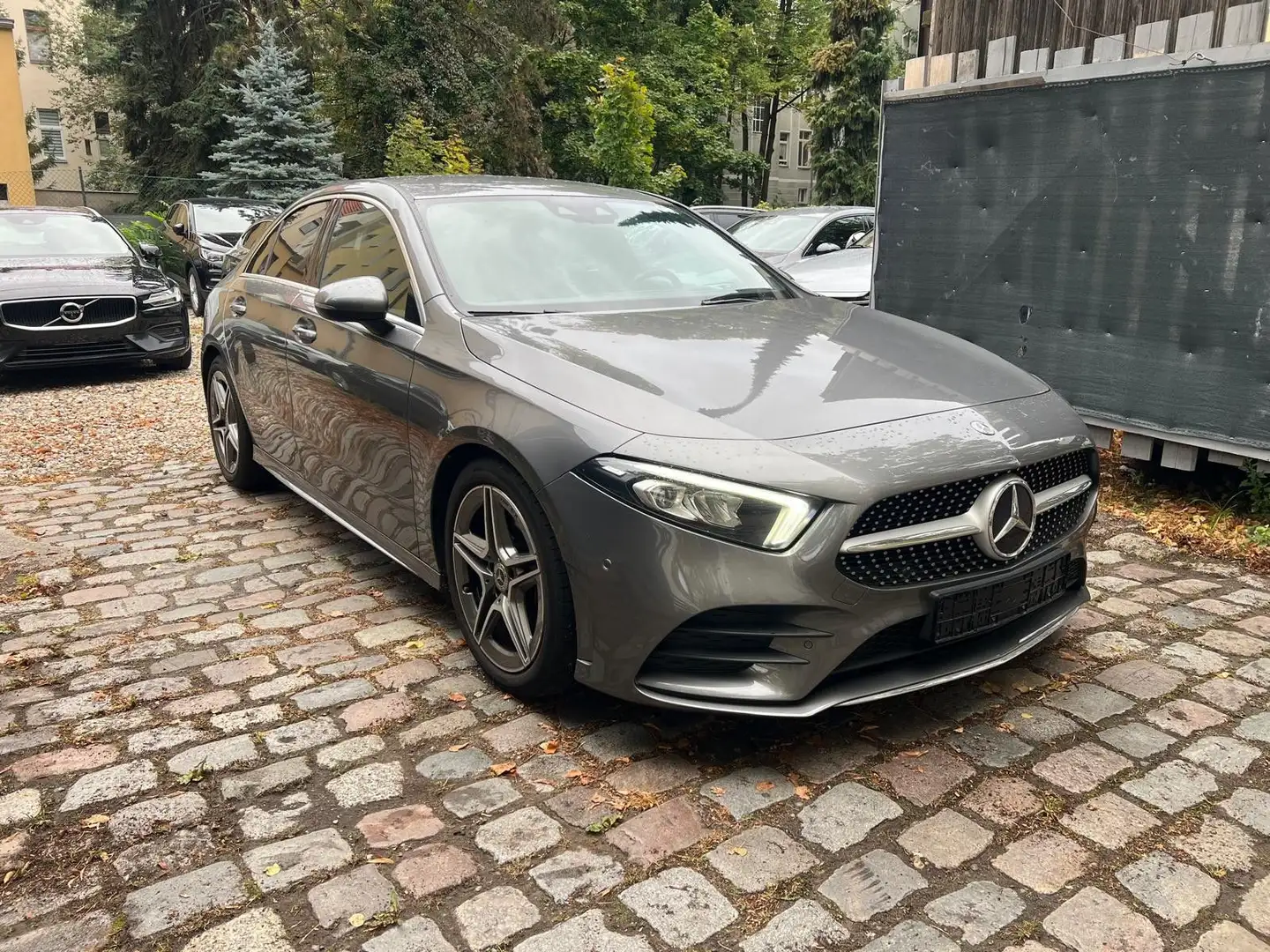 Mercedes-Benz A 180 Business Solution AMG - Benzin - Automat Grijs - 1