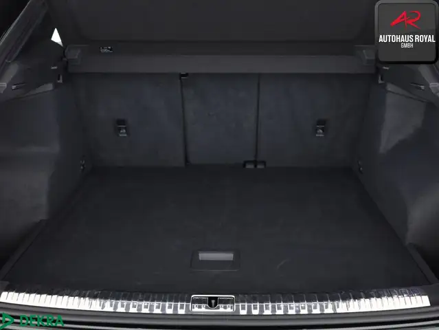Audi Q3 view 14