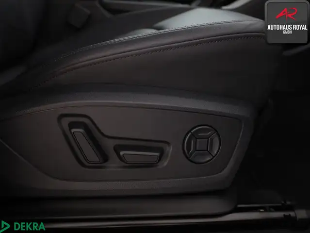 Audi Q3 view 12