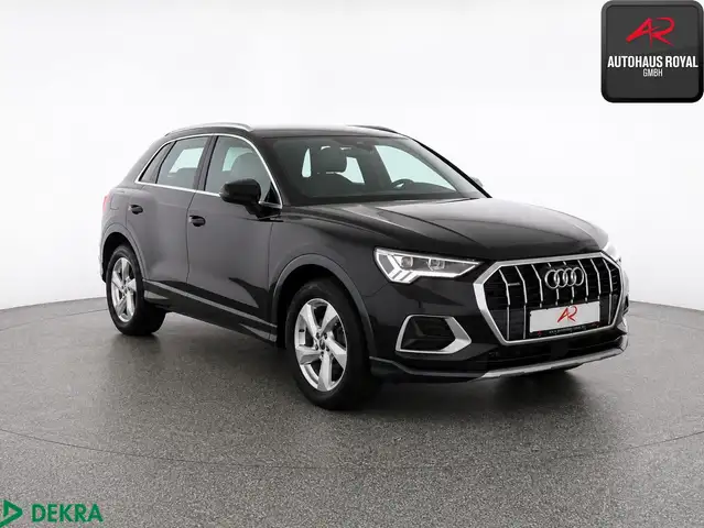 Audi Q3 view 7