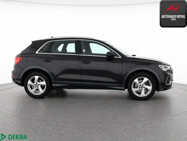 Audi Q3 view 6