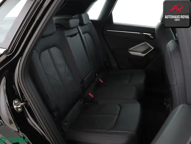 Audi Q3 view 13