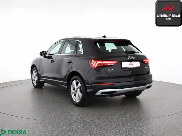 Audi Q3 view 3