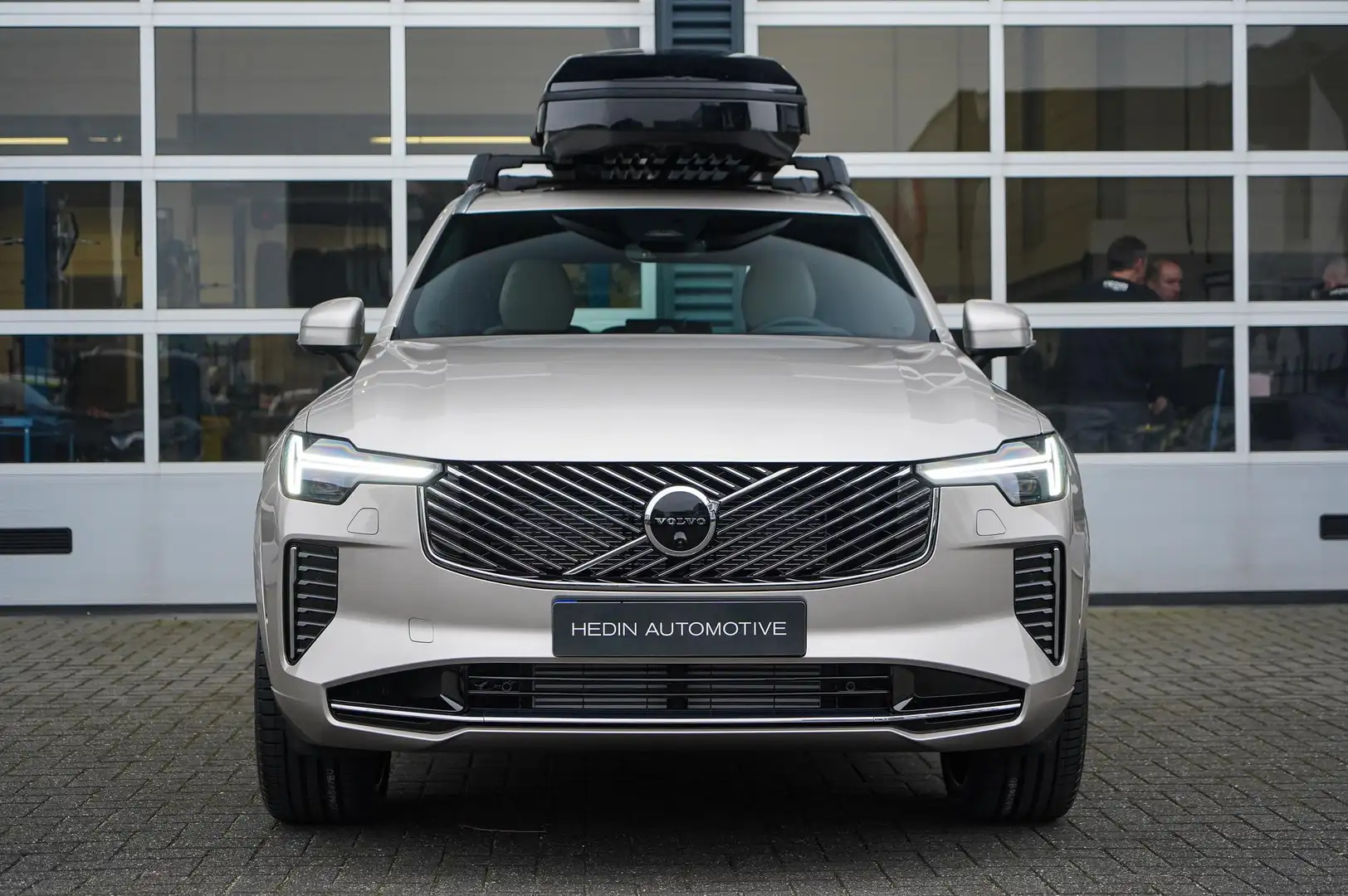 Volvo XC90 2.0 T8 Plug-in hybrid AWD Ultra Bright | 22" Inch Beige - 2