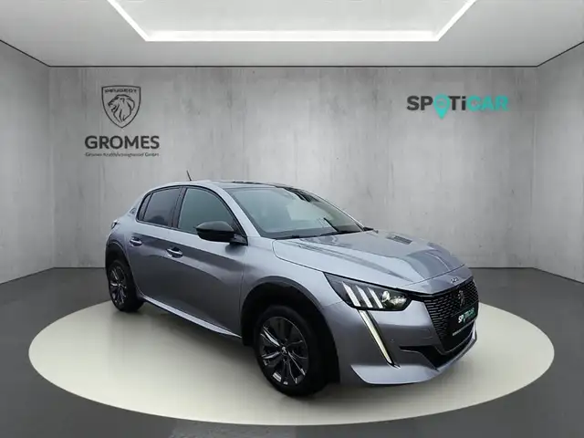 Peugeot 208 e- GT ELEKTRO 136 PANO SHZ Navi LED ACC Klimaautom