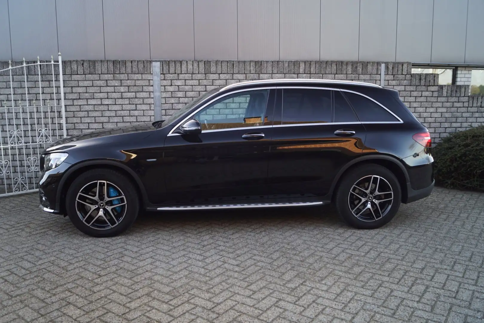 Mercedes-Benz GLC 350 350e 4MATIC Premium Plus AMG Line Autom Panodak Ad Negro - 2