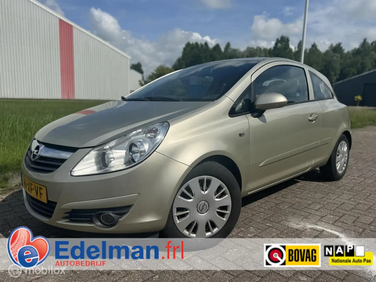 Opel Corsa 1.2-16V | AIRCO | TREKHAAK | APK NIEUW Beige - 1