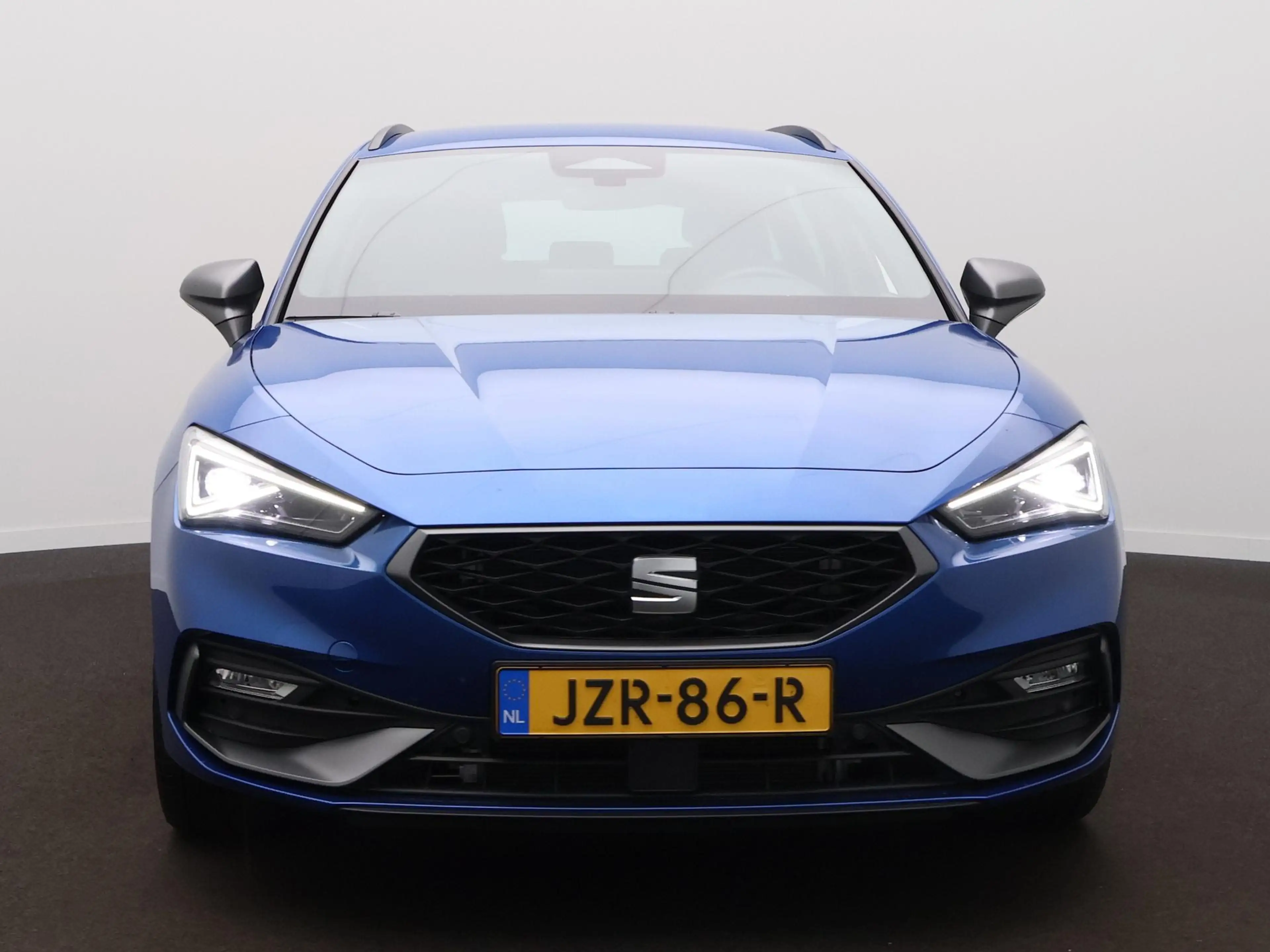 SEAT Leon e-Hybrid Sportstourer FR Business 1.5 TSI eHybrid 150 kW / — photo 2