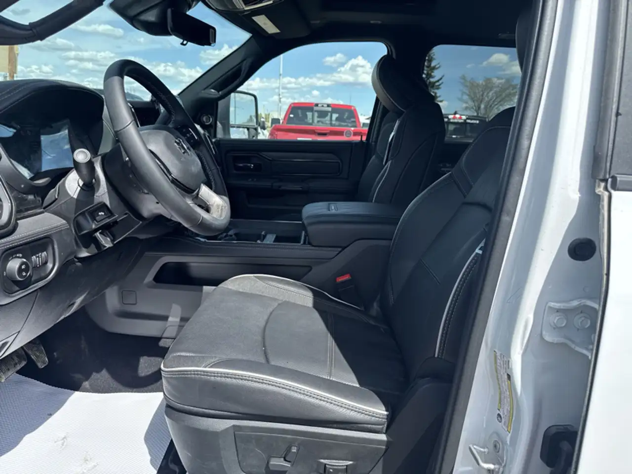 RAM 3500 снимка RAM 3500